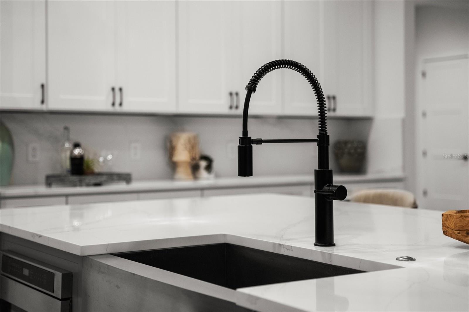 A4640902 Property Photo