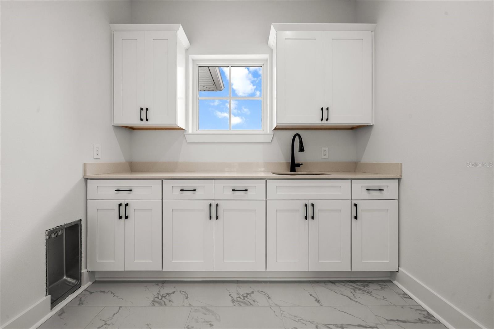 A4640902 Property Photo