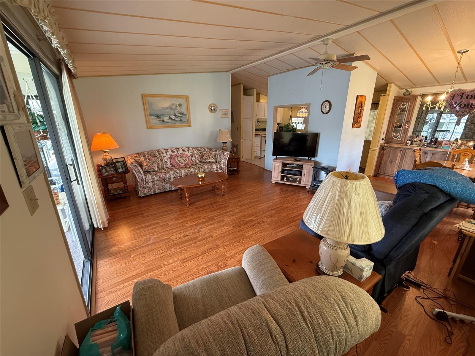 1532 W SCHWARTZ BLVD, LADY LAKE, FL, 32159