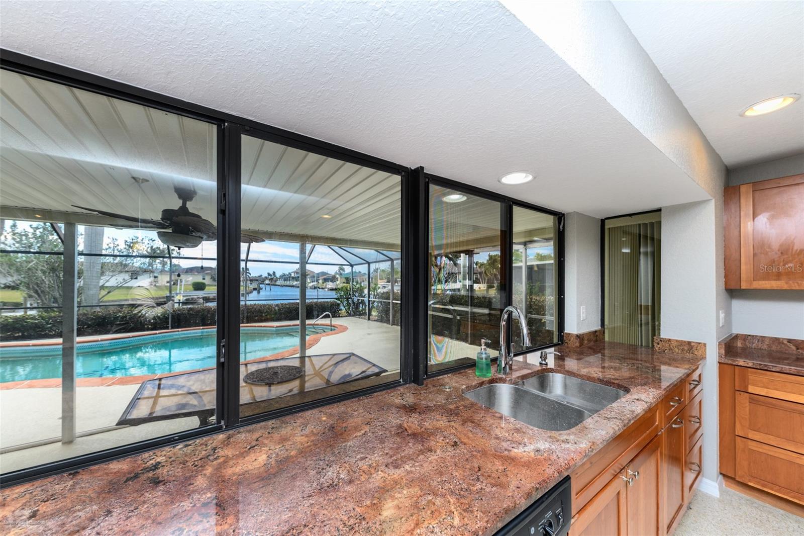 2429 AQUI ESTA DR, PUNTA GORDA, FL, 33950