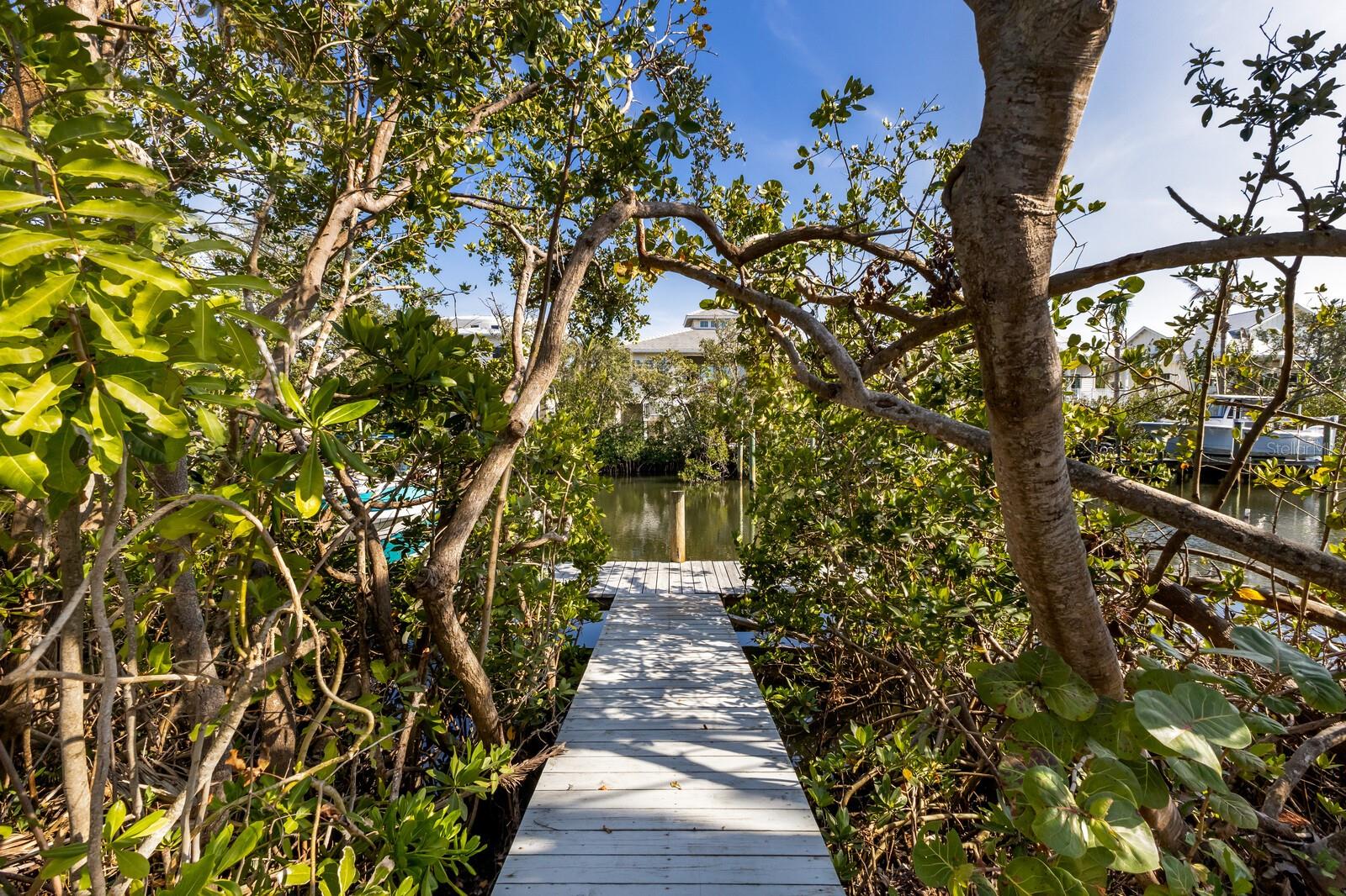 527 MAGNOLIA AVE, ANNA MARIA, FL, 34216