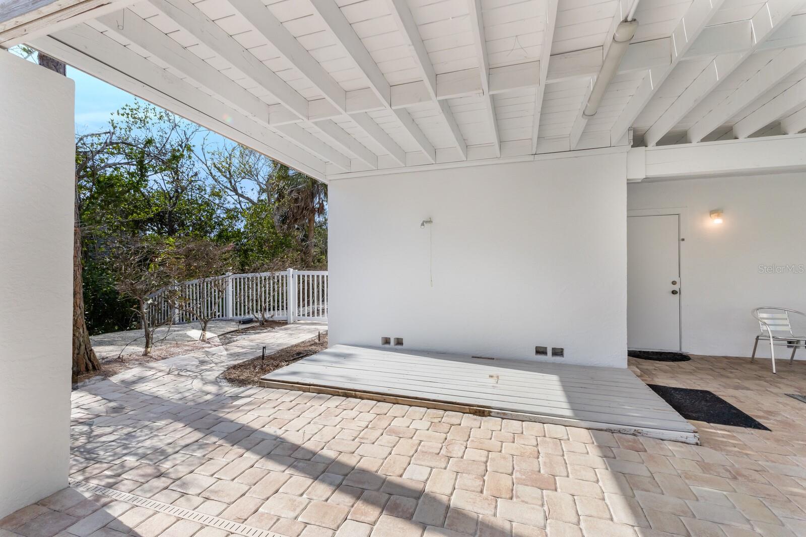 527 MAGNOLIA AVE, ANNA MARIA, FL, 34216