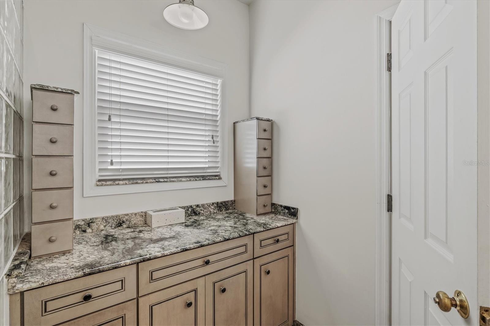 4117 ROBERTS POINT CIR, SARASOTA, FL, 34242