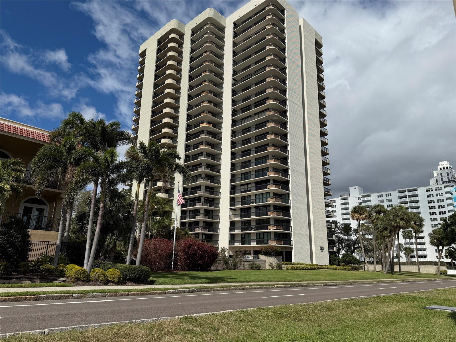 2413 BAYSHORE BLVD #205, TAMPA, FL, 33629
