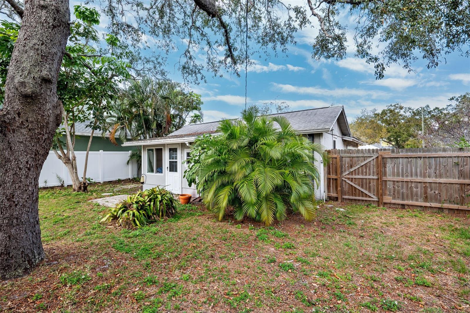 519 ROANOKE ST, DUNEDIN, FL, 34698