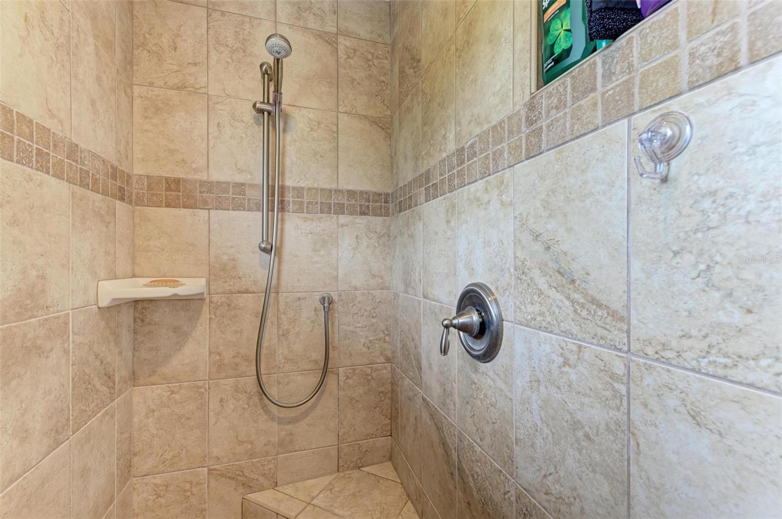 526 LOQUAT DR, ANNA MARIA, FL, 34216