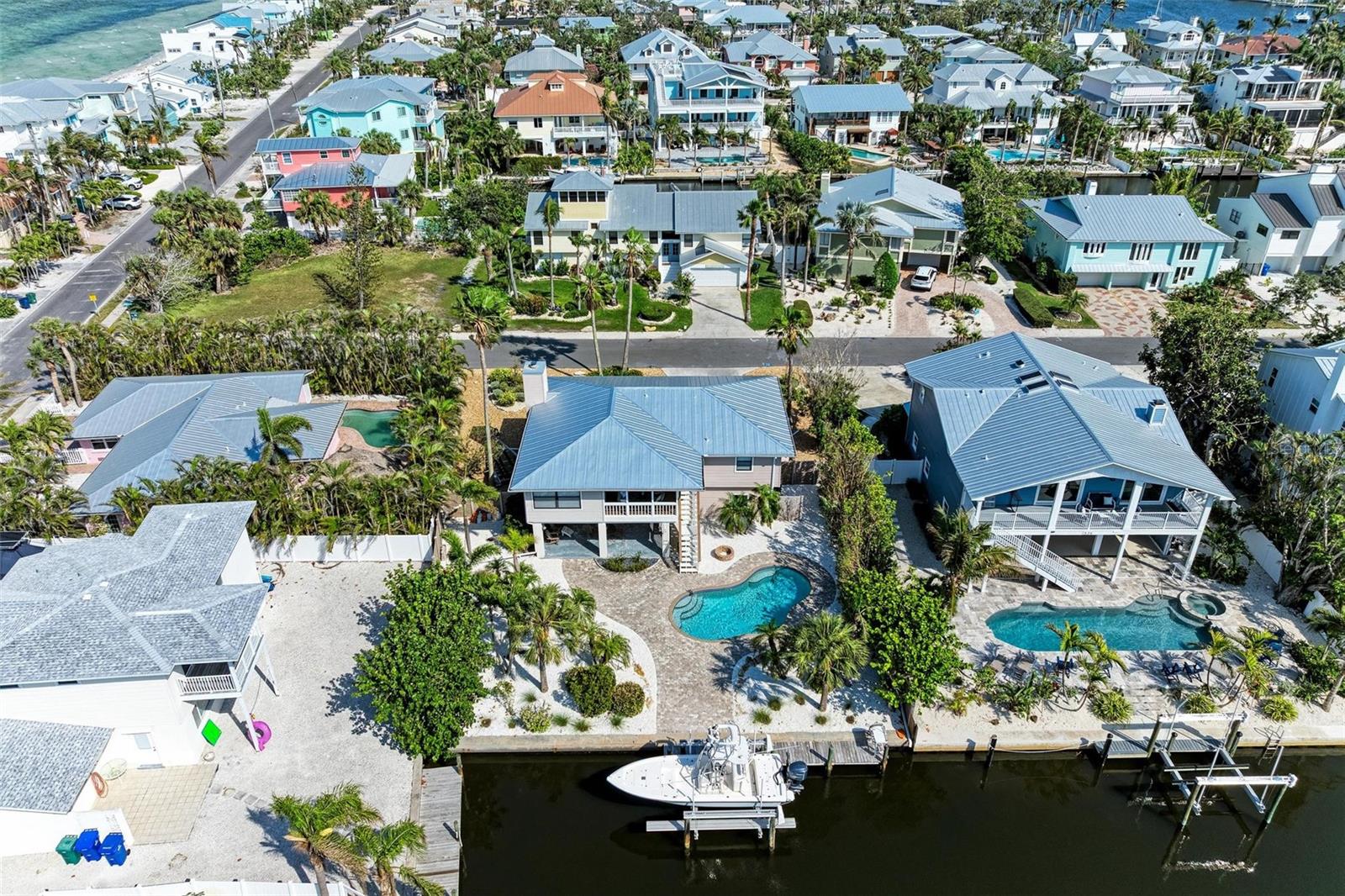 526 LOQUAT DR, ANNA MARIA, FL, 34216