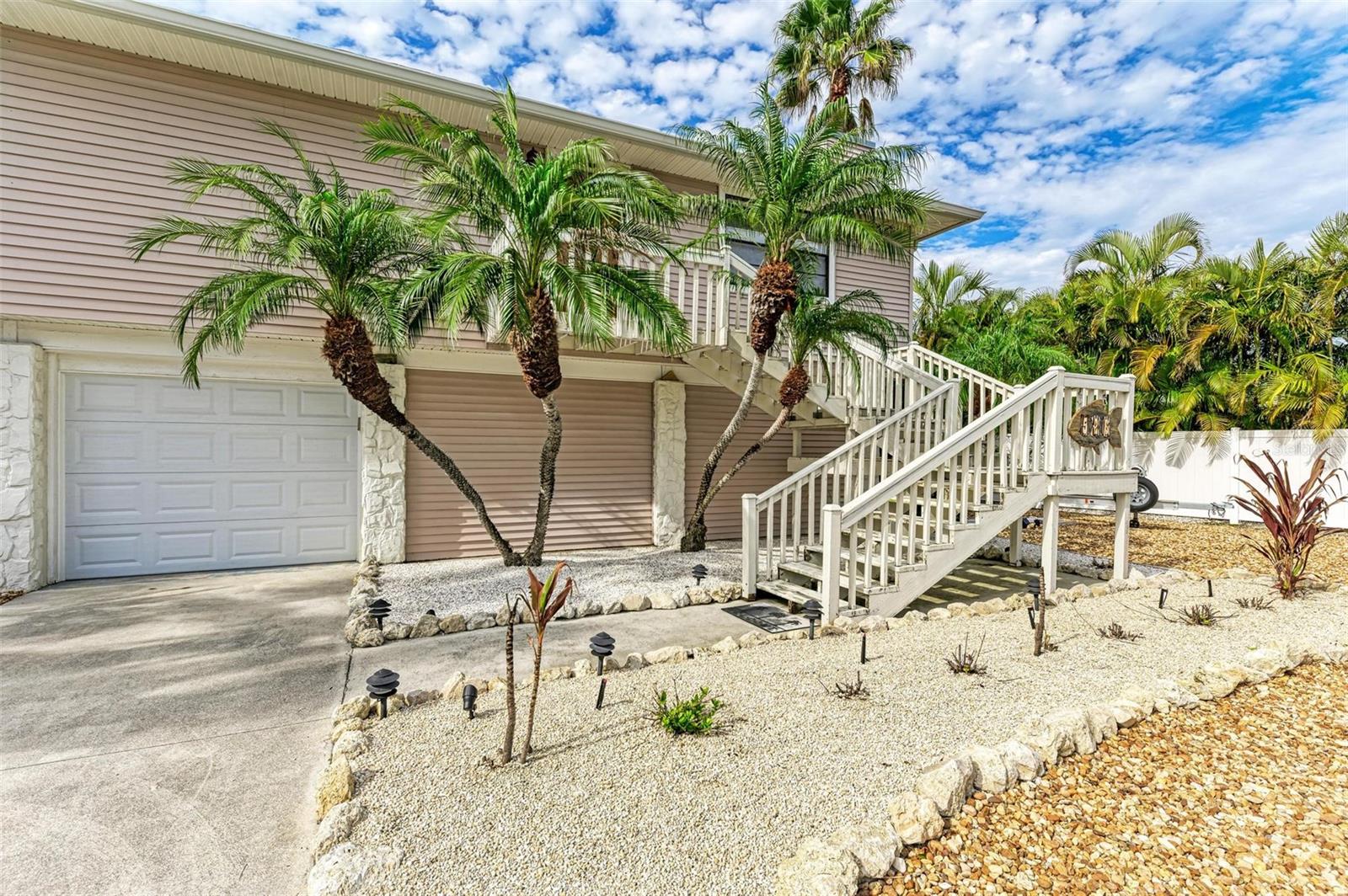 526 LOQUAT DR, ANNA MARIA, FL, 34216