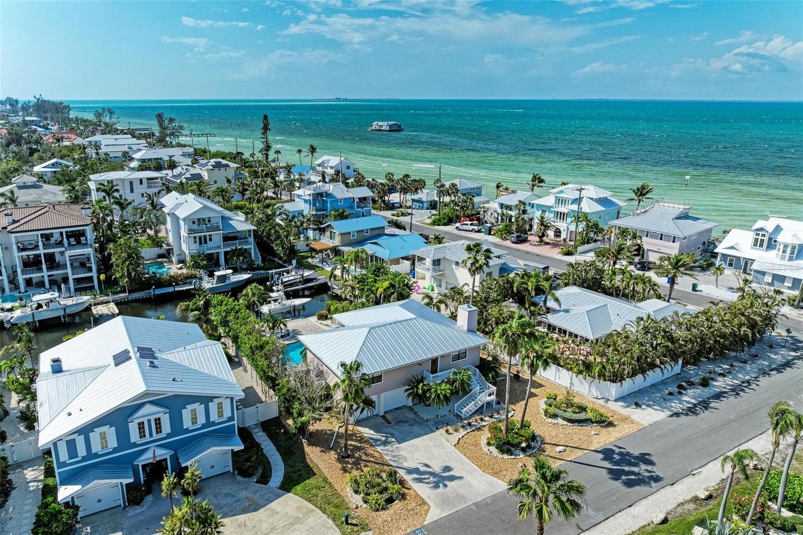 526 LOQUAT DR, ANNA MARIA, FL, 34216