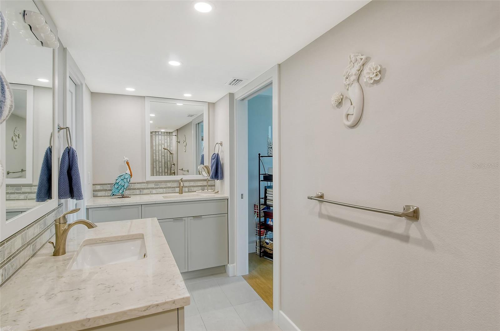 6415 MIDNIGHT PASS RD #910, SARASOTA, FL, 34242