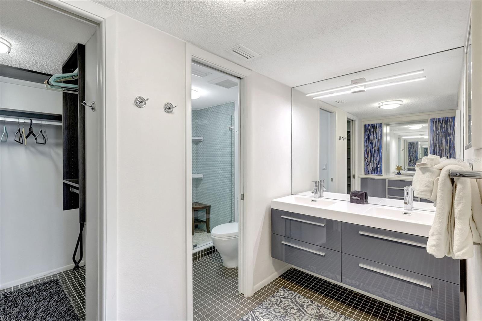 6415 MIDNIGHT PASS RD #211, SARASOTA, FL, 34242