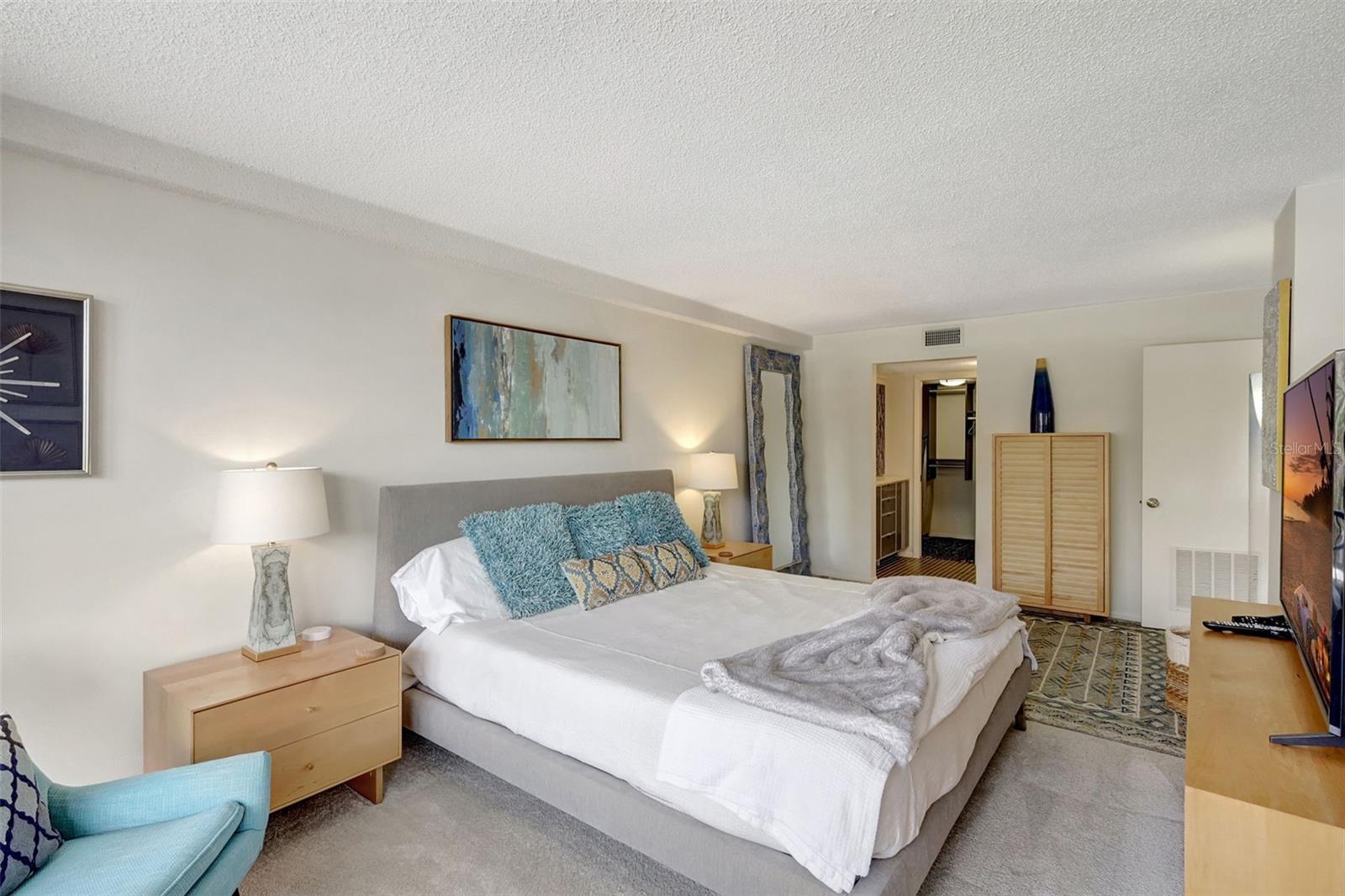 6415 MIDNIGHT PASS RD #211, SARASOTA, FL, 34242