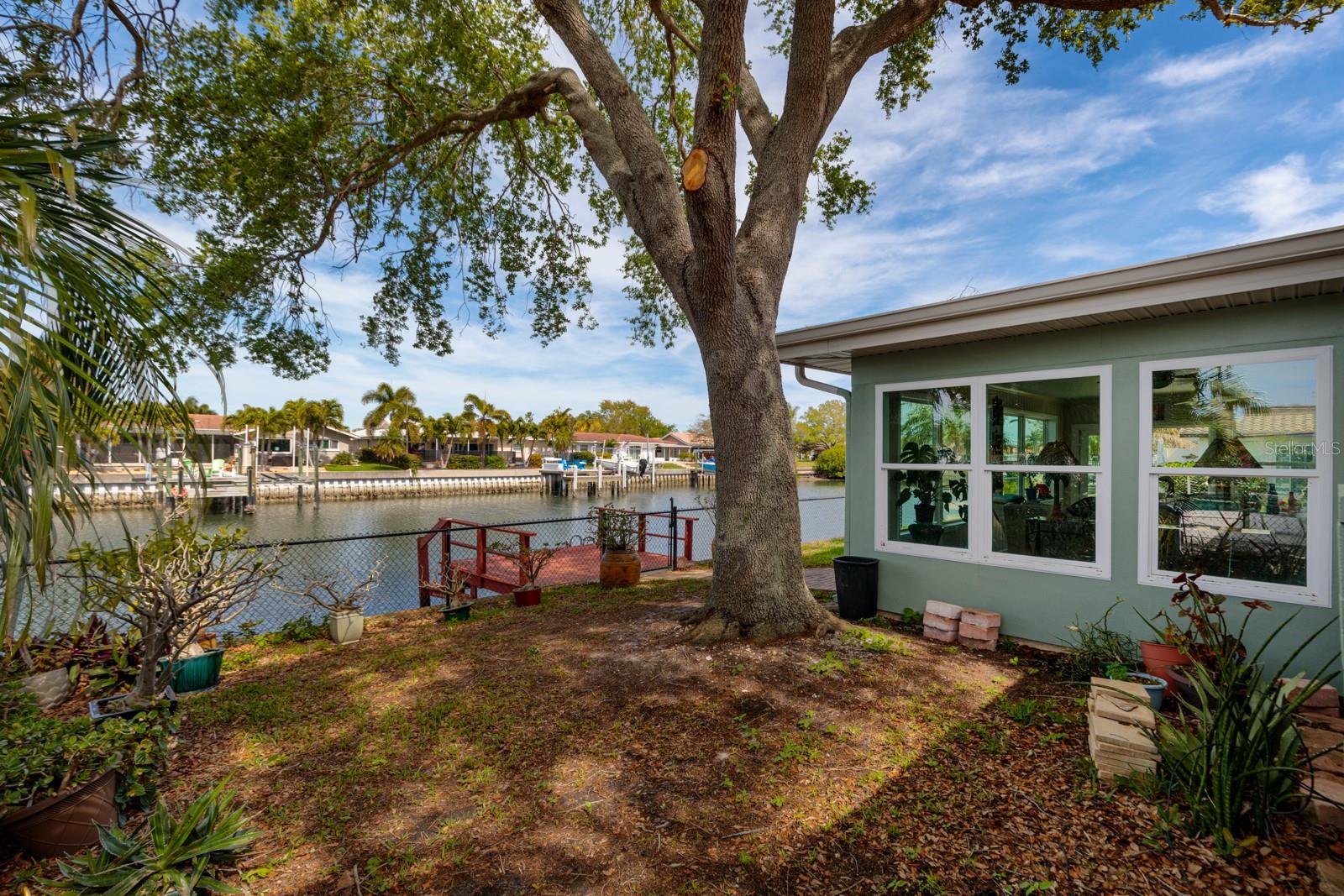 1983 MASSACHUSETTS AVE NE, ST PETERSBURG, FL, 33703