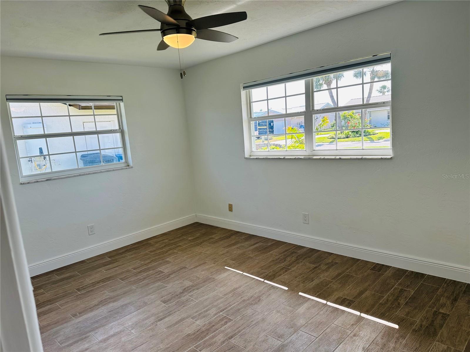 1983 MASSACHUSETTS AVE NE, ST PETERSBURG, FL, 33703