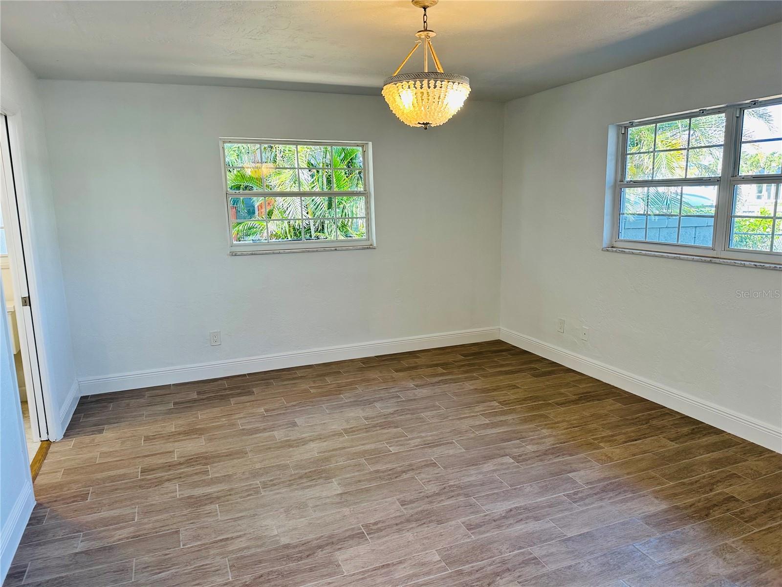 1983 MASSACHUSETTS AVE NE, ST PETERSBURG, FL, 33703