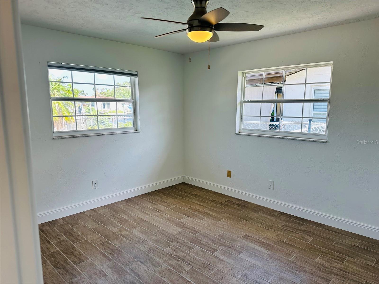 1983 MASSACHUSETTS AVE NE, ST PETERSBURG, FL, 33703
