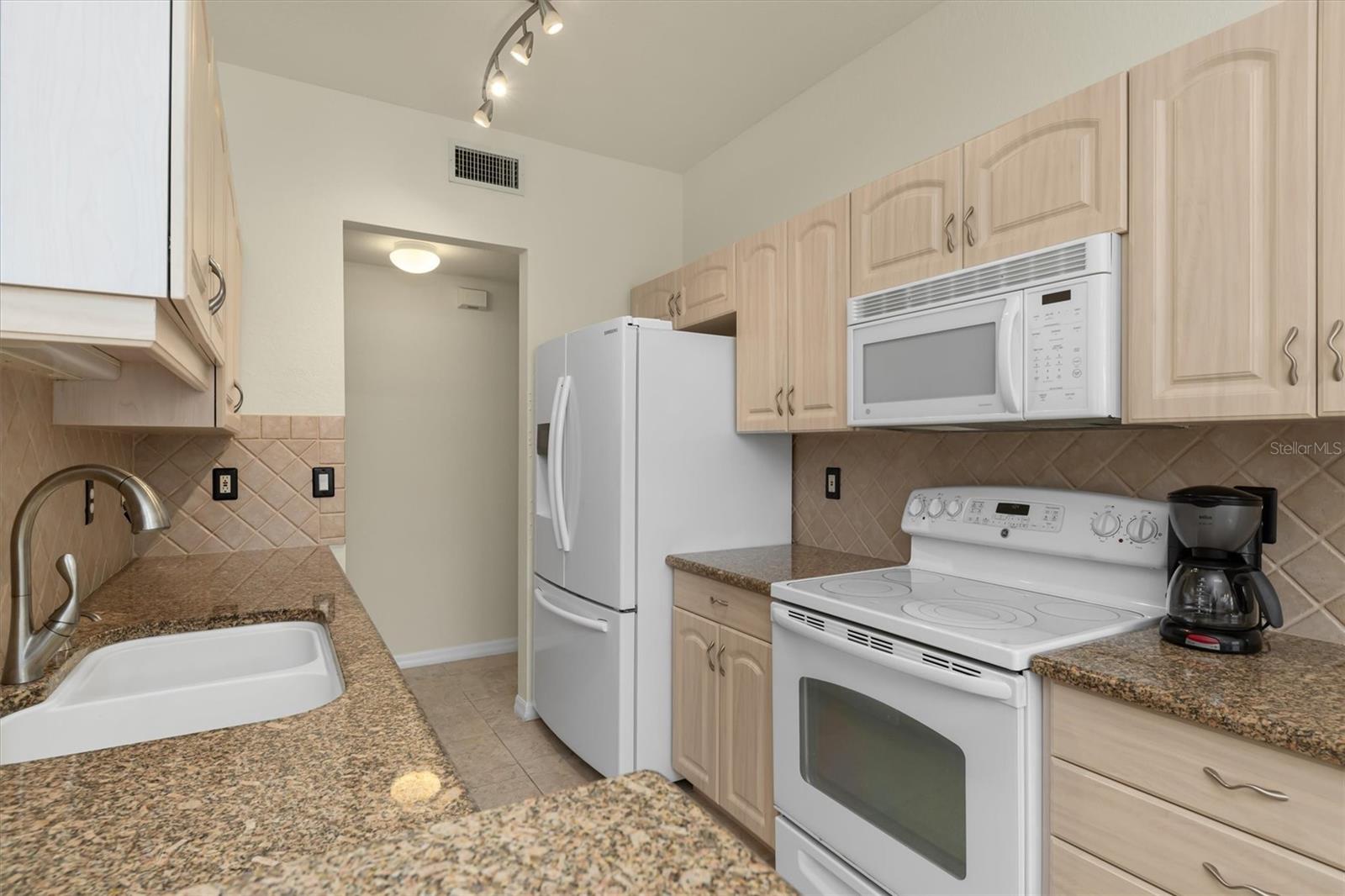 602 CASA DEL LAGO WAY #602, VENICE, FL, 34292