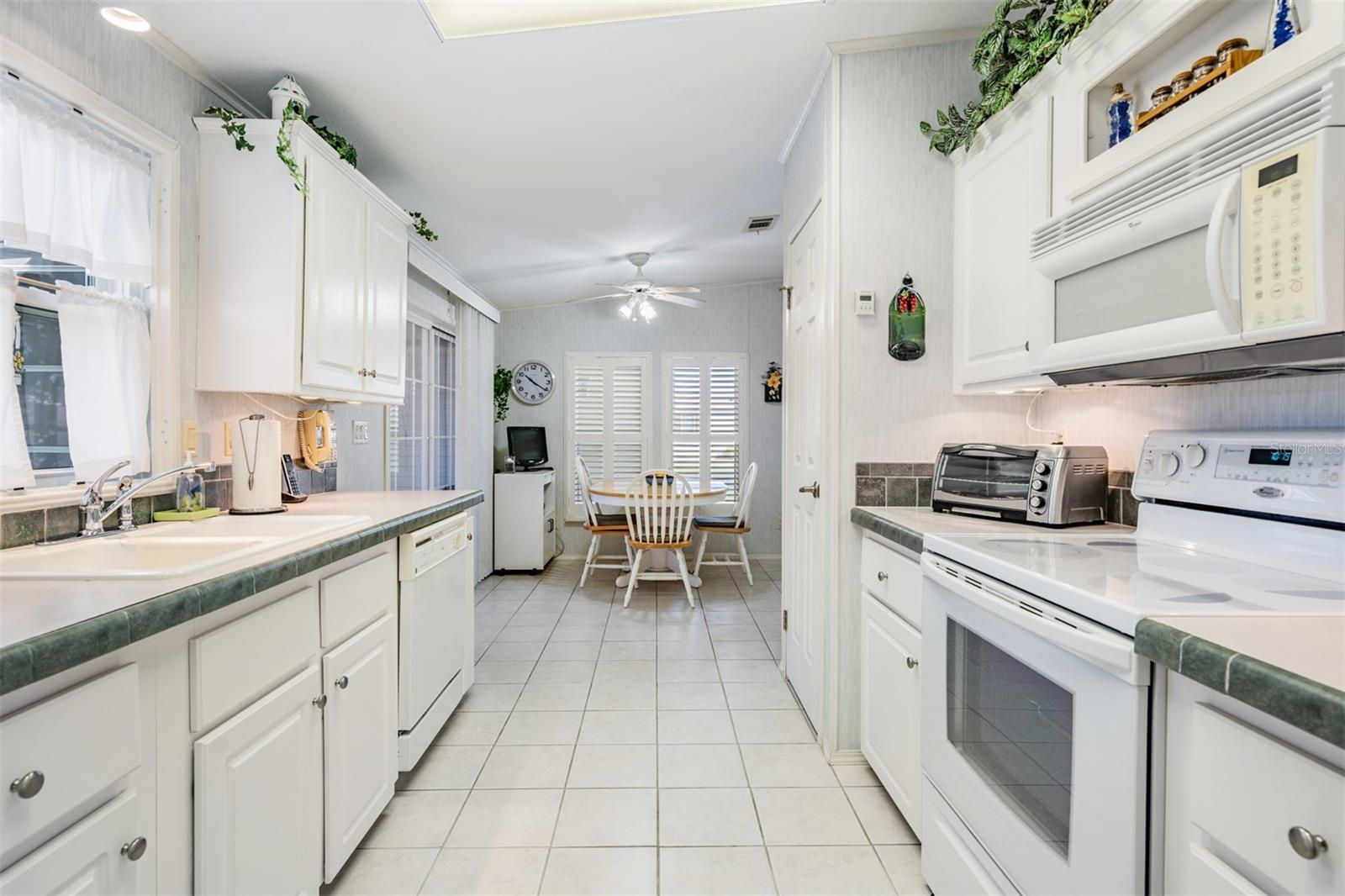 37508 GILL AVE, ZEPHYRHILLS, FL, 33541