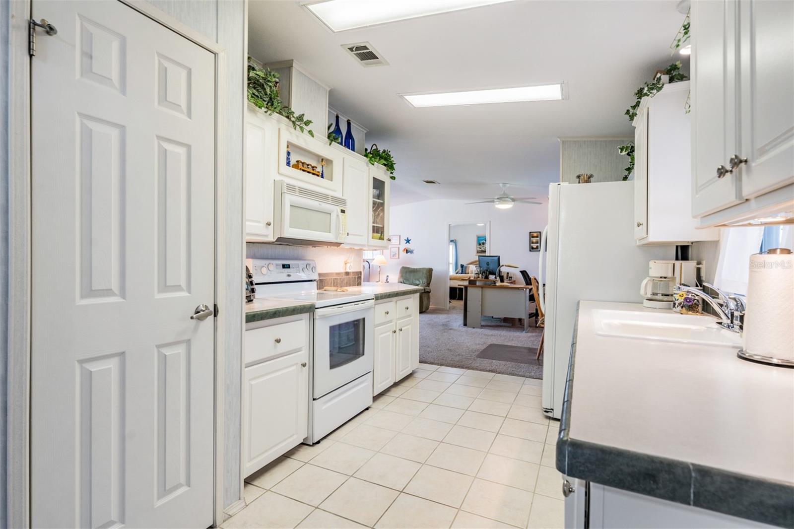 37508 GILL AVE, ZEPHYRHILLS, FL, 33541