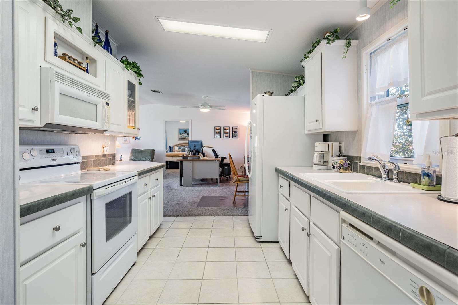 37508 GILL AVE, ZEPHYRHILLS, FL, 33541