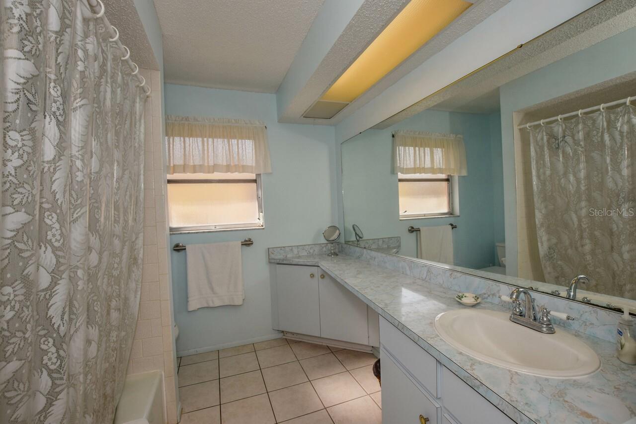 2221 BAL HARBOUR DR, VENICE, FL, 34293