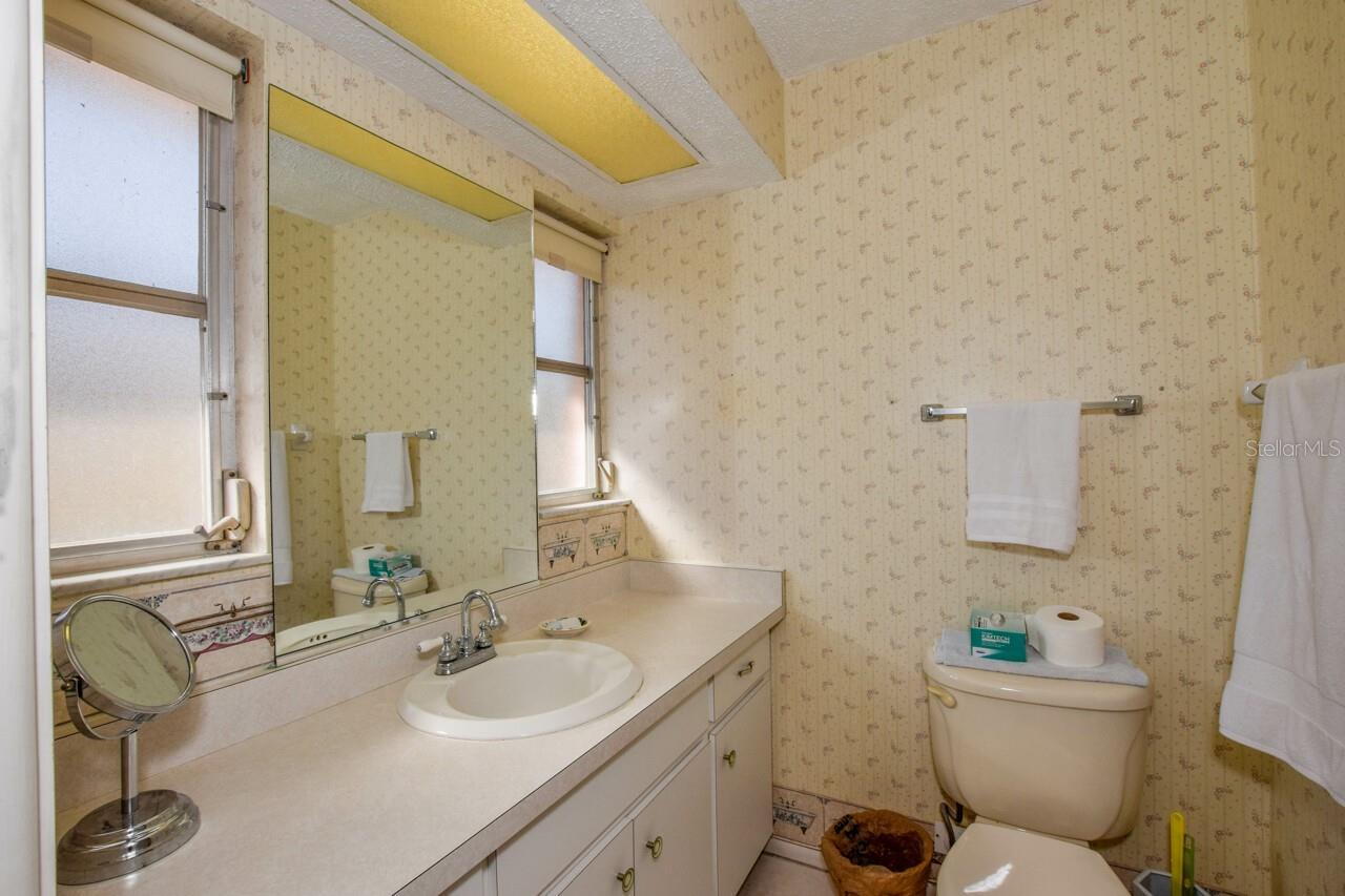 2221 BAL HARBOUR DR, VENICE, FL, 34293