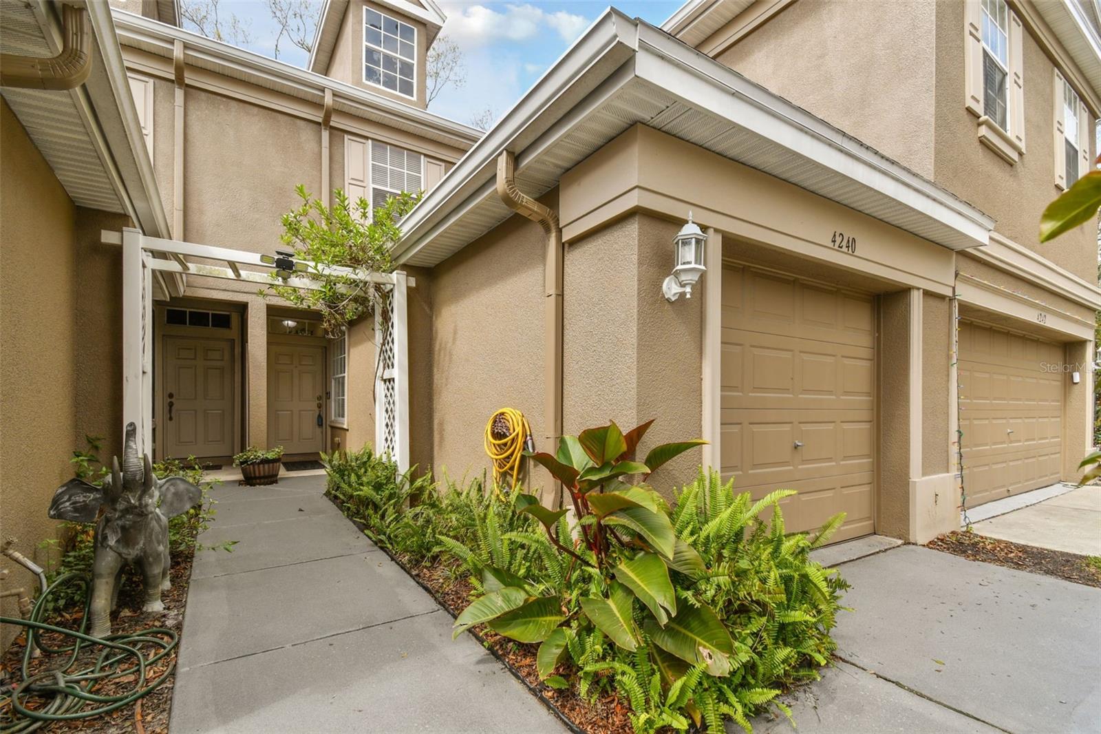 4240 BISMARCK PALM DR, TAMPA, FL, 33610