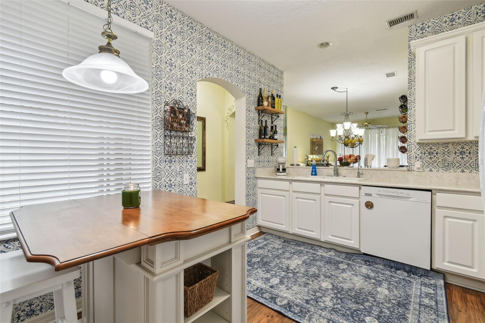 4240 BISMARCK PALM DR, TAMPA, FL, 33610