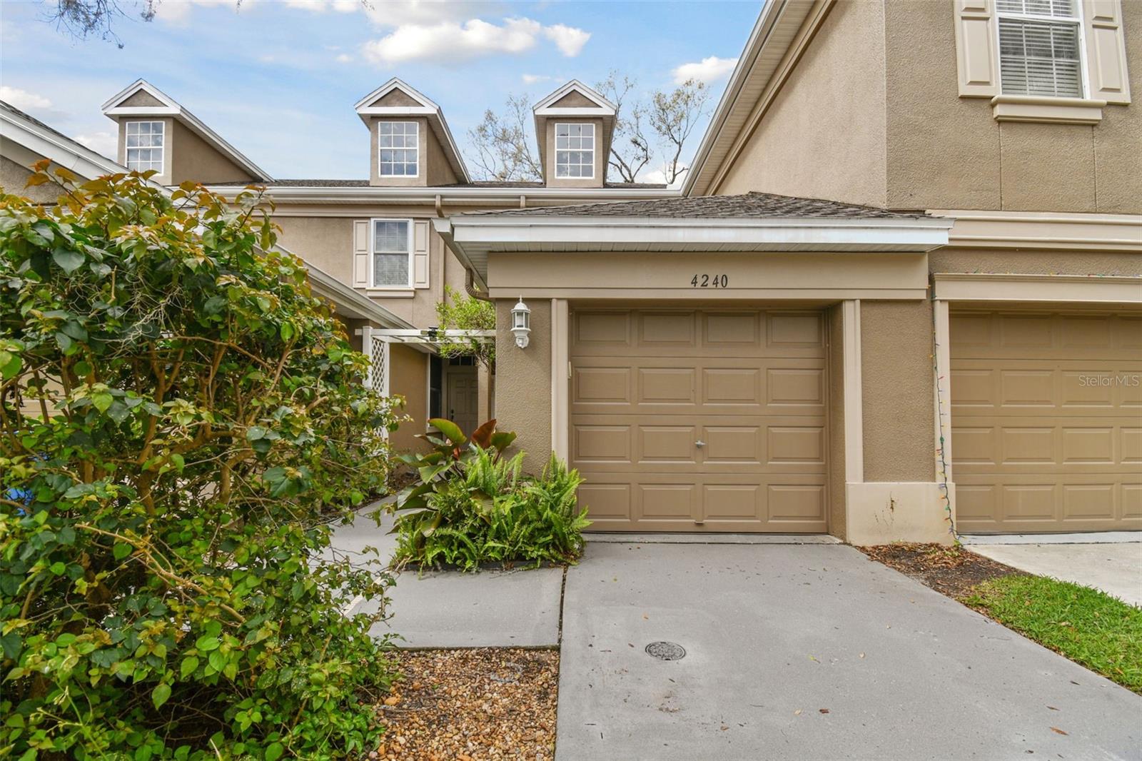 4240 BISMARCK PALM DR, TAMPA, FL, 33610