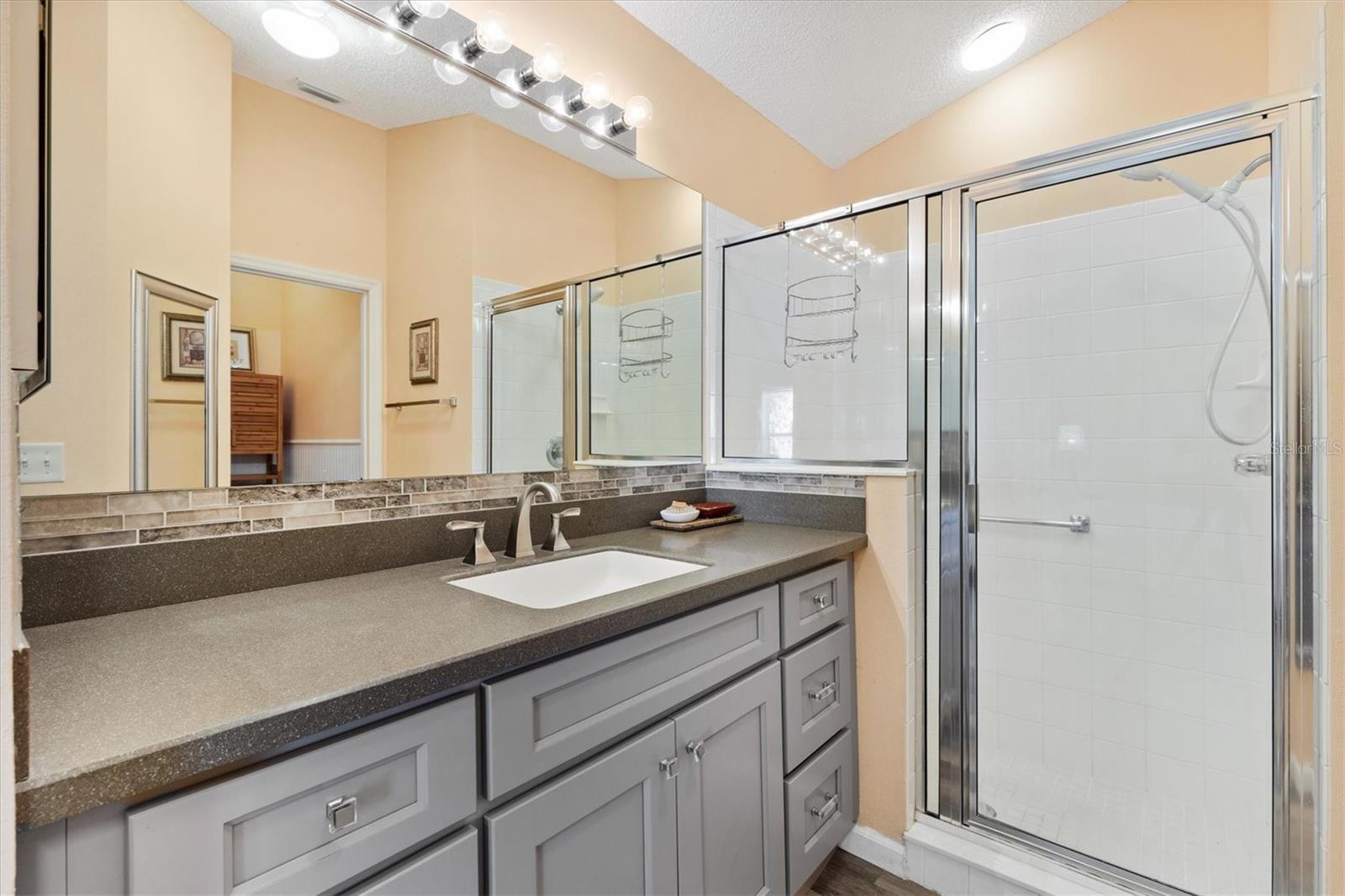 1952 PEACHTREE AVE, THE VILLAGES, FL, 32162