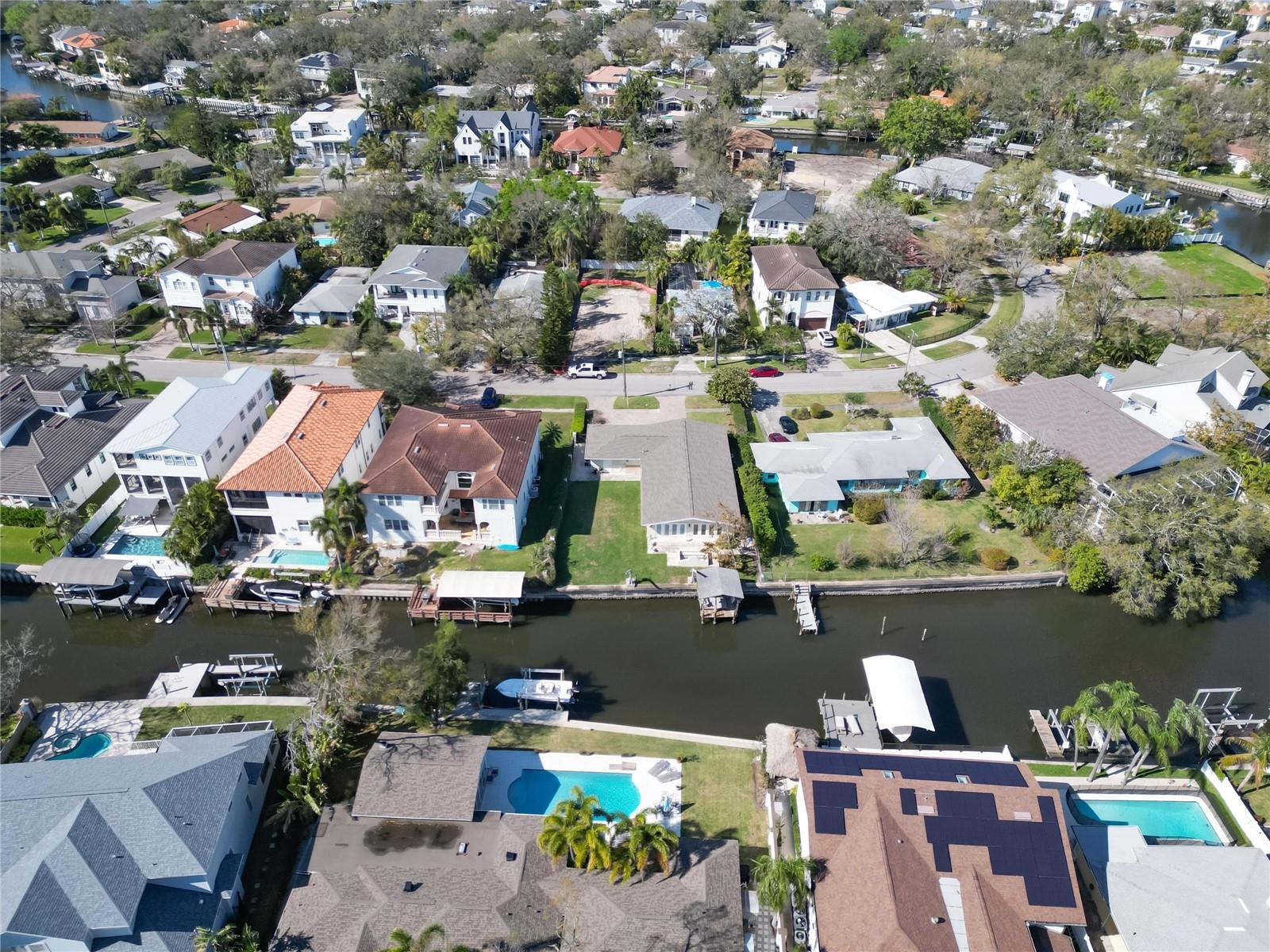 547 SUWANEE CIR, TAMPA, FL, 33606