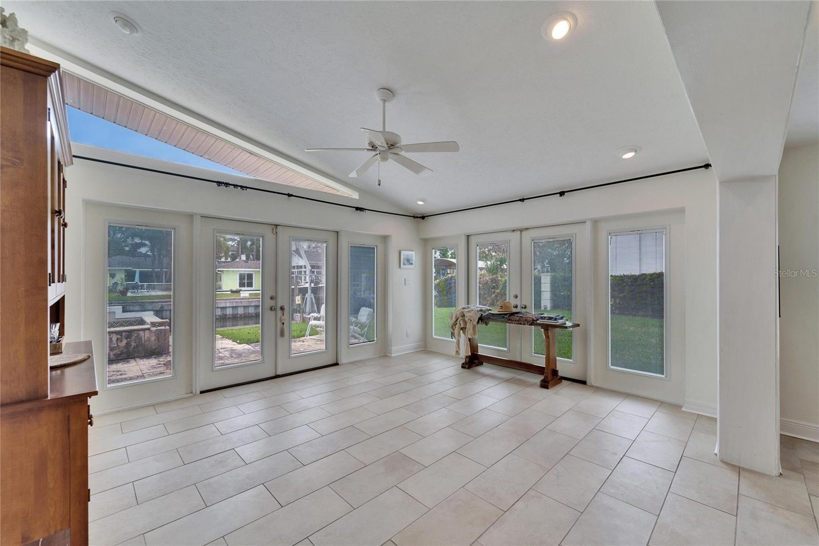 547 SUWANEE CIR, TAMPA, FL, 33606