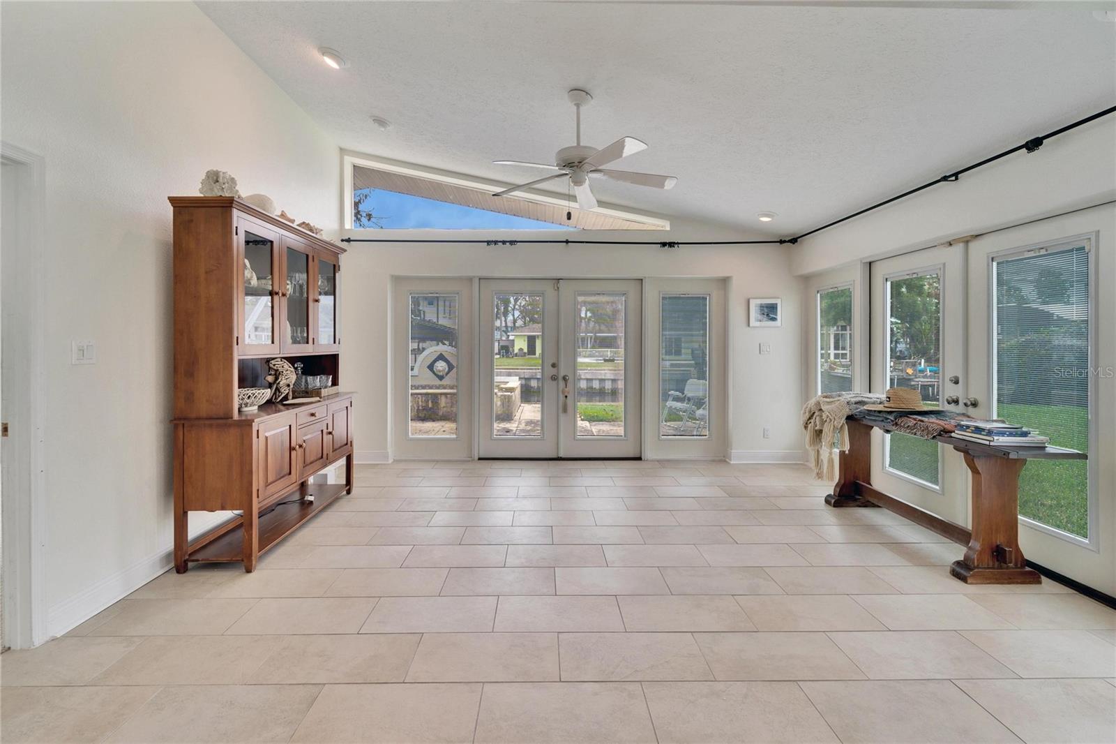 547 SUWANEE CIR, TAMPA, FL, 33606