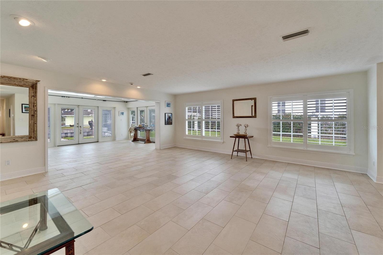 547 SUWANEE CIR, TAMPA, FL, 33606