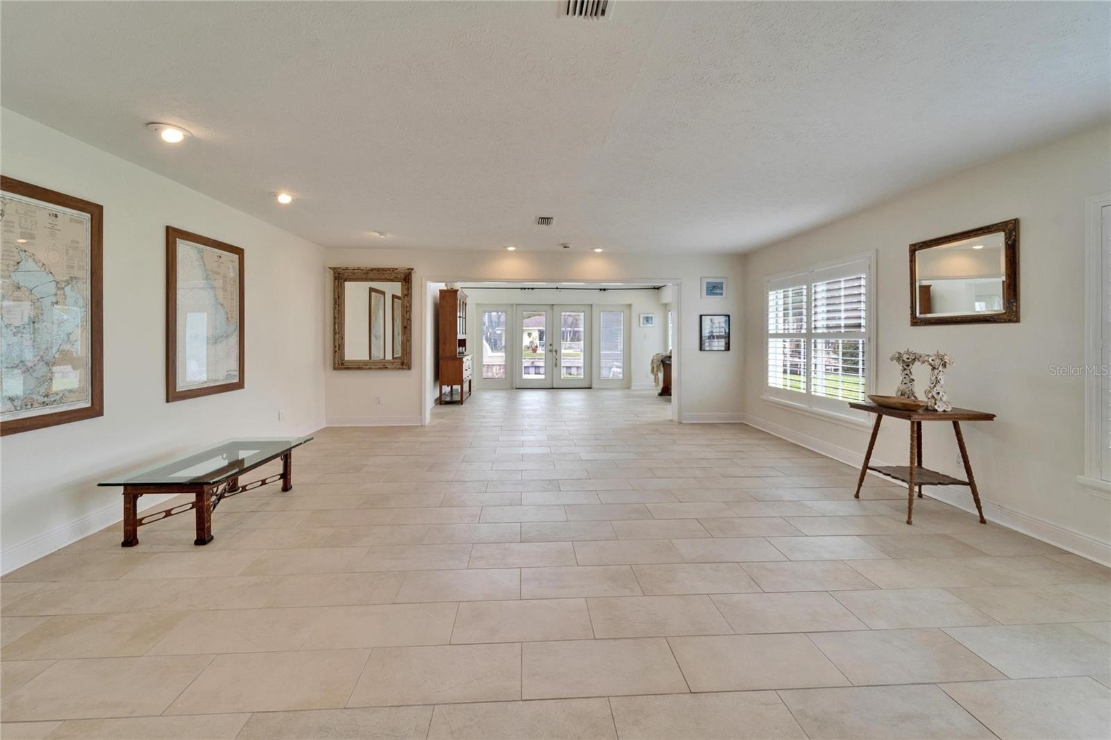 547 SUWANEE CIR, TAMPA, FL, 33606