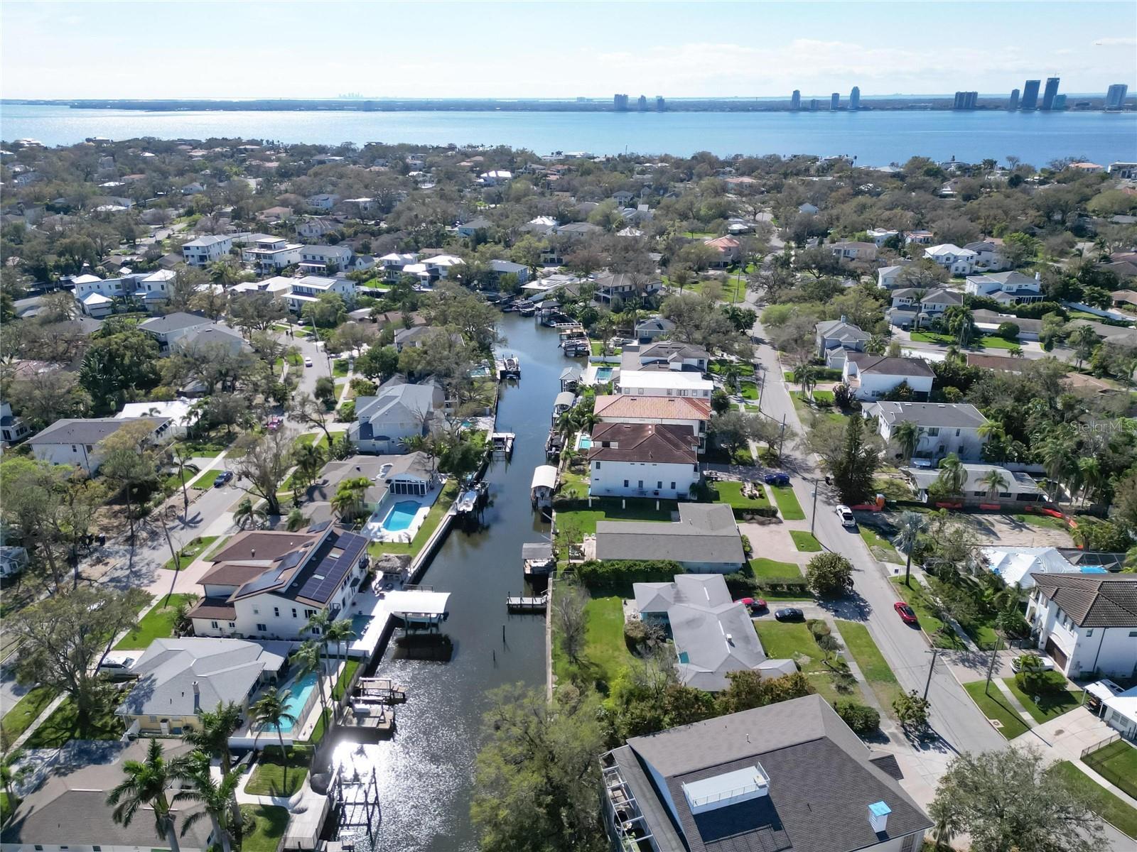 547 SUWANEE CIR, TAMPA, FL, 33606