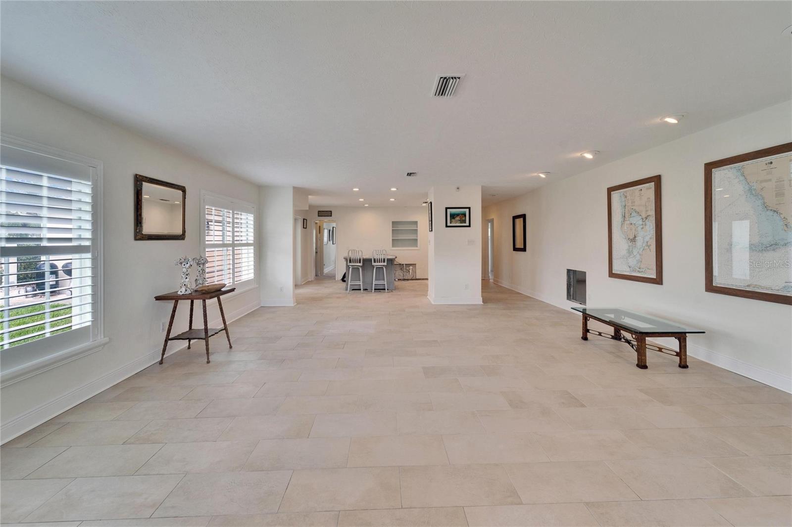 547 SUWANEE CIR, TAMPA, FL, 33606