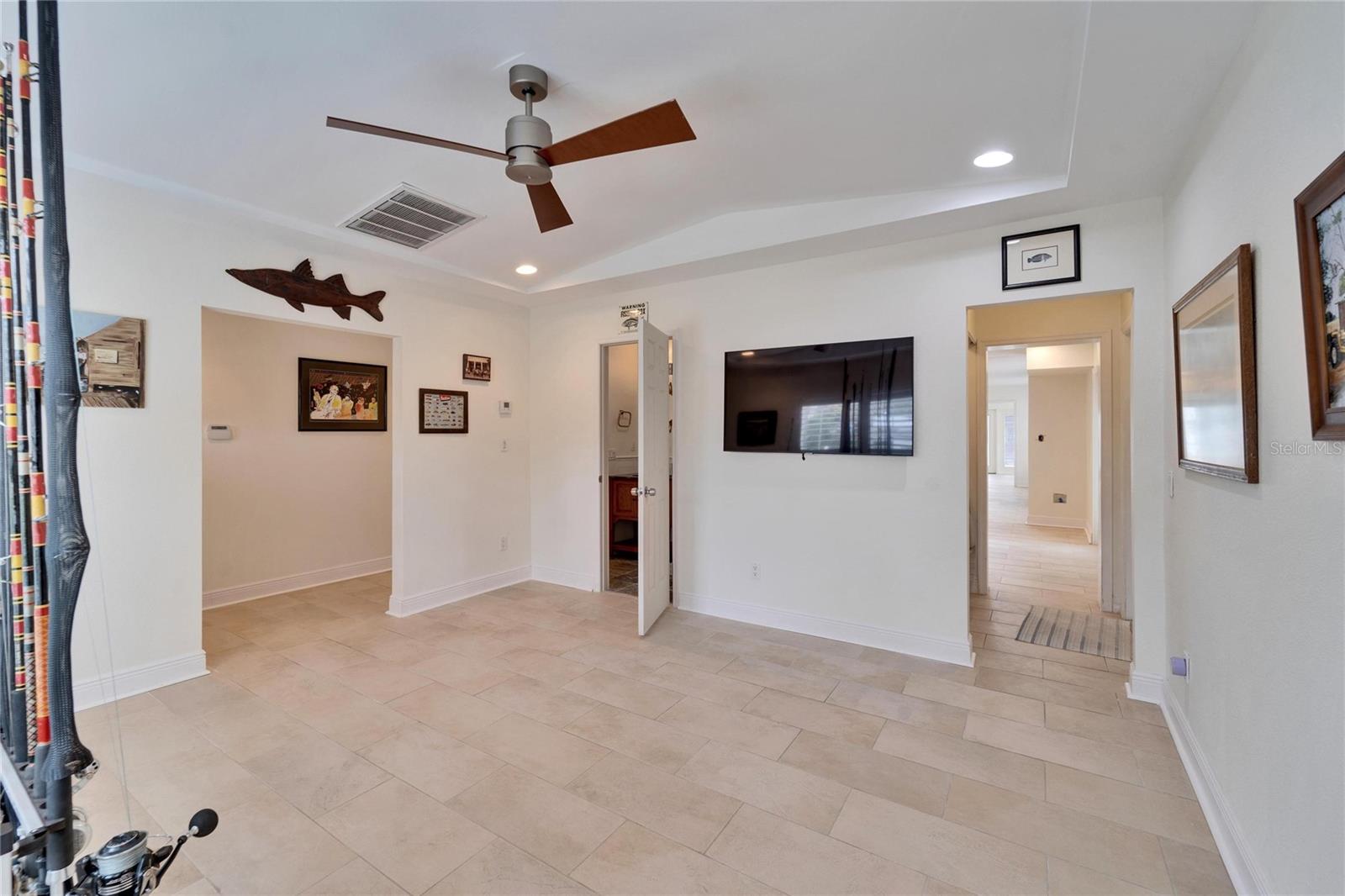 547 SUWANEE CIR, TAMPA, FL, 33606