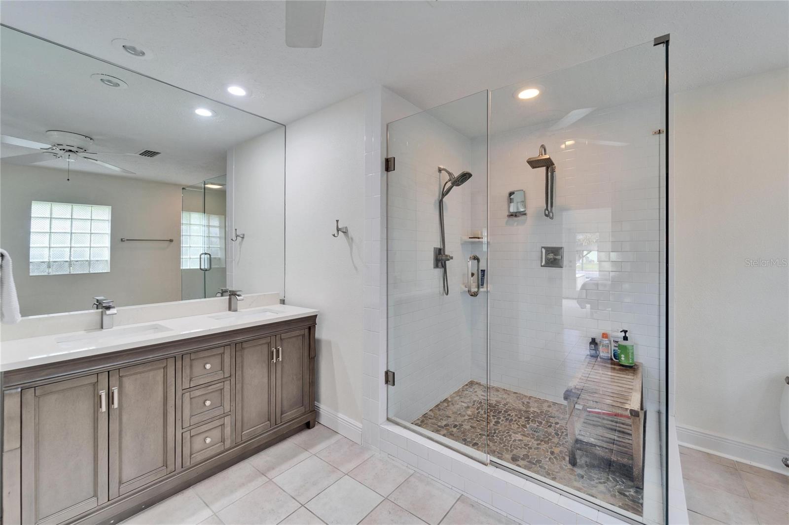 547 SUWANEE CIR, TAMPA, FL, 33606