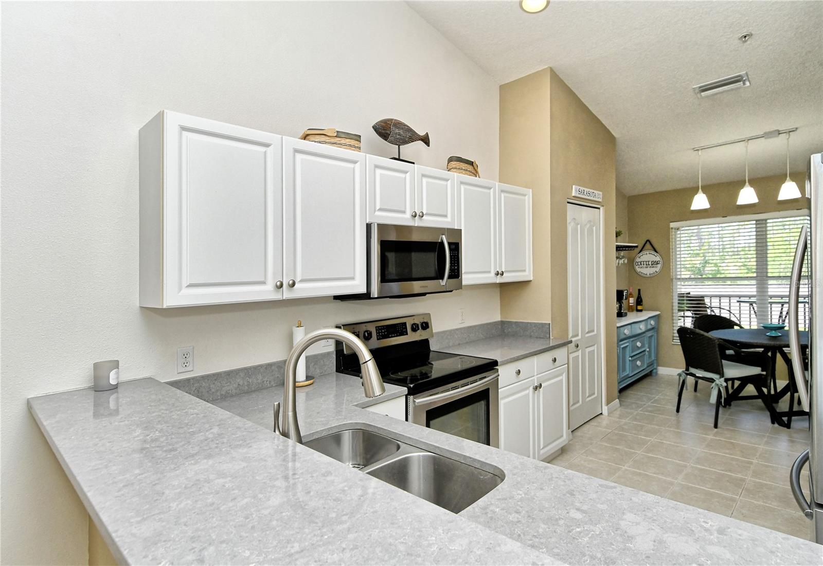 A4641046 Property Photo