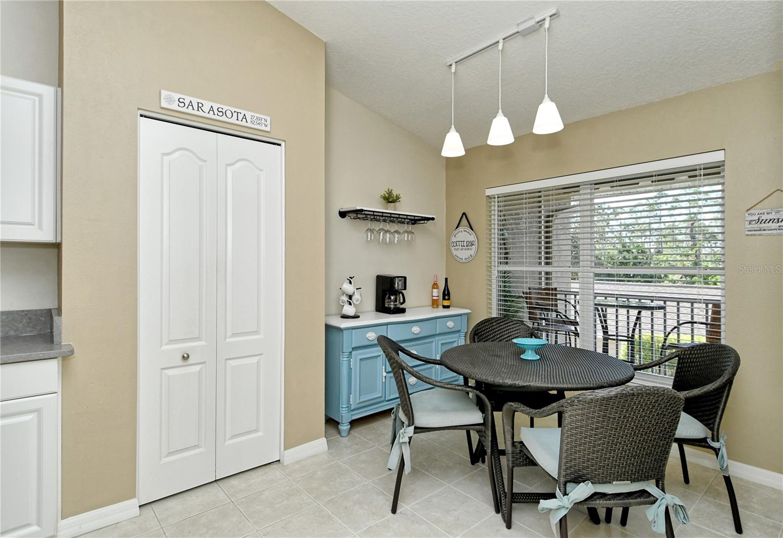 A4641046 Property Photo