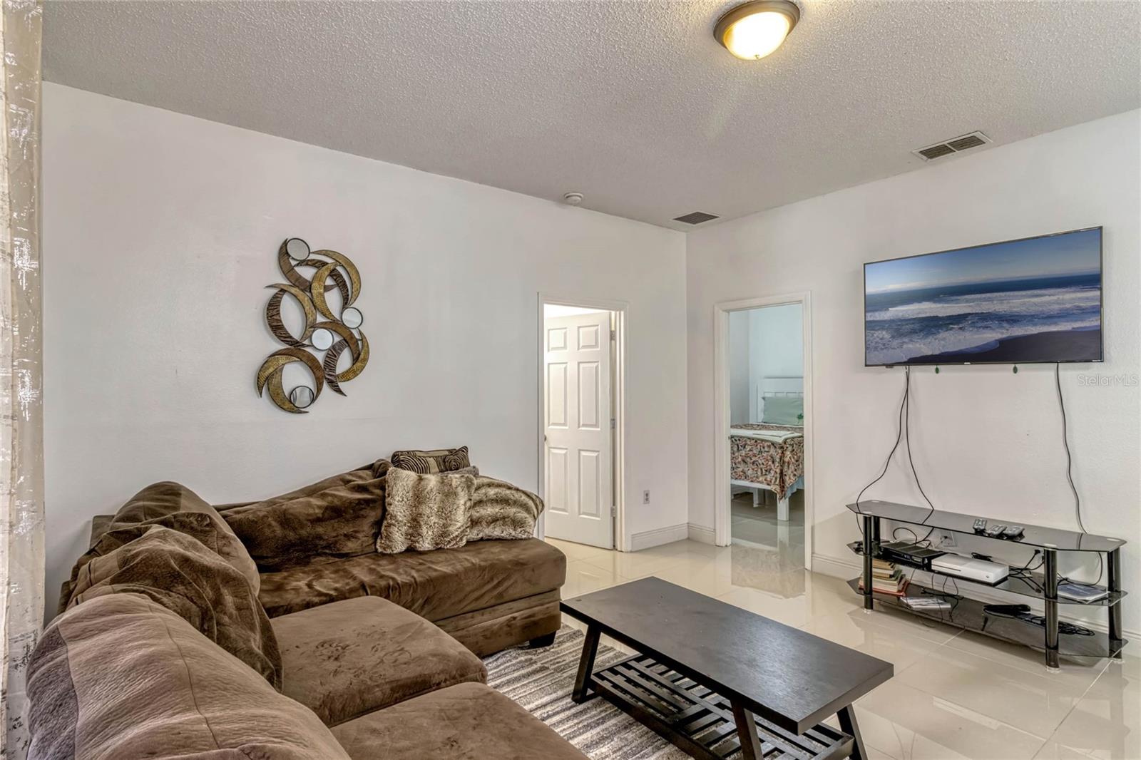 372 AYLESBURY CT, KISSIMMEE, FL, 34758