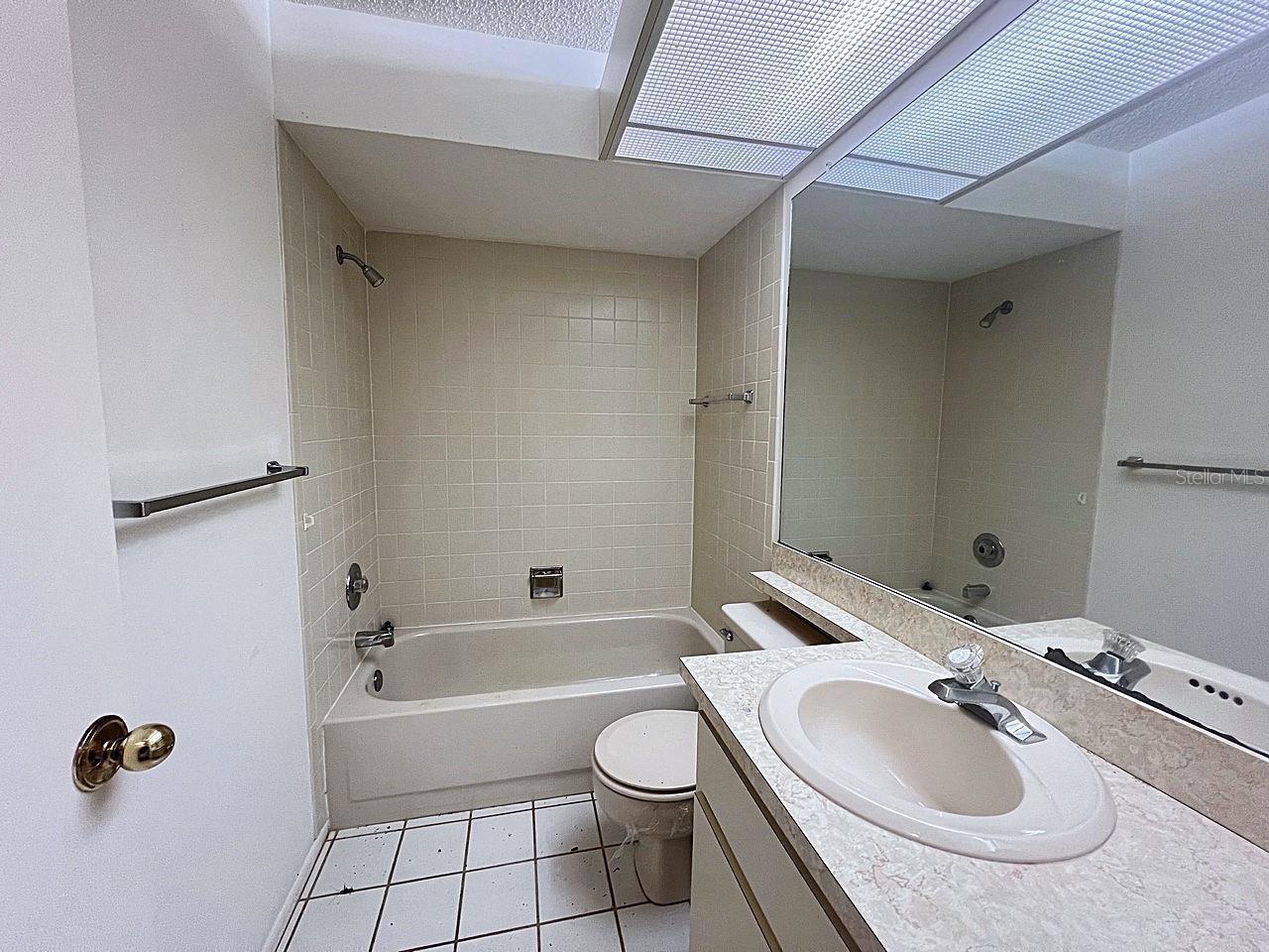 W7872601 Property Photo