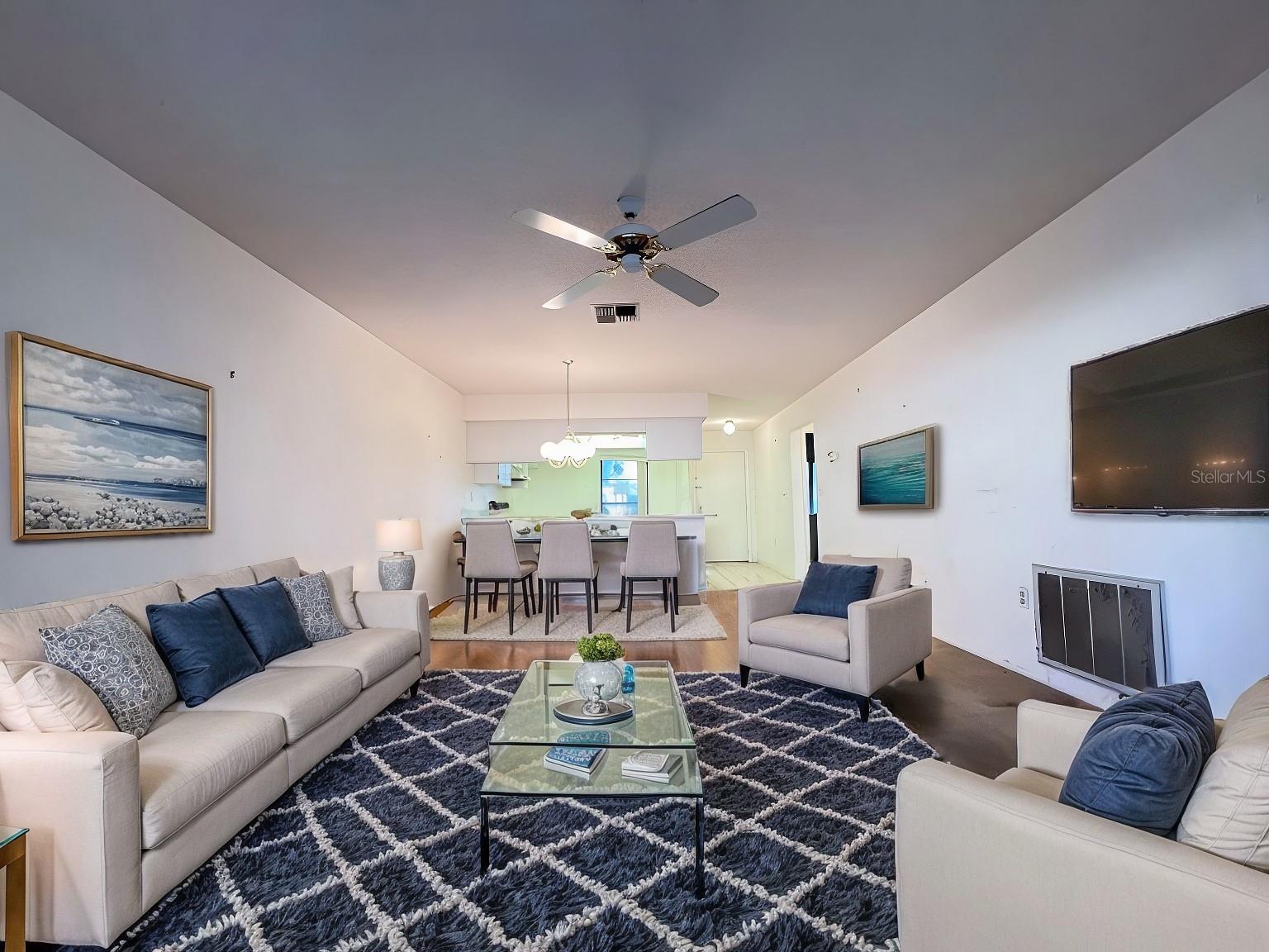 W7872601 Property Photo