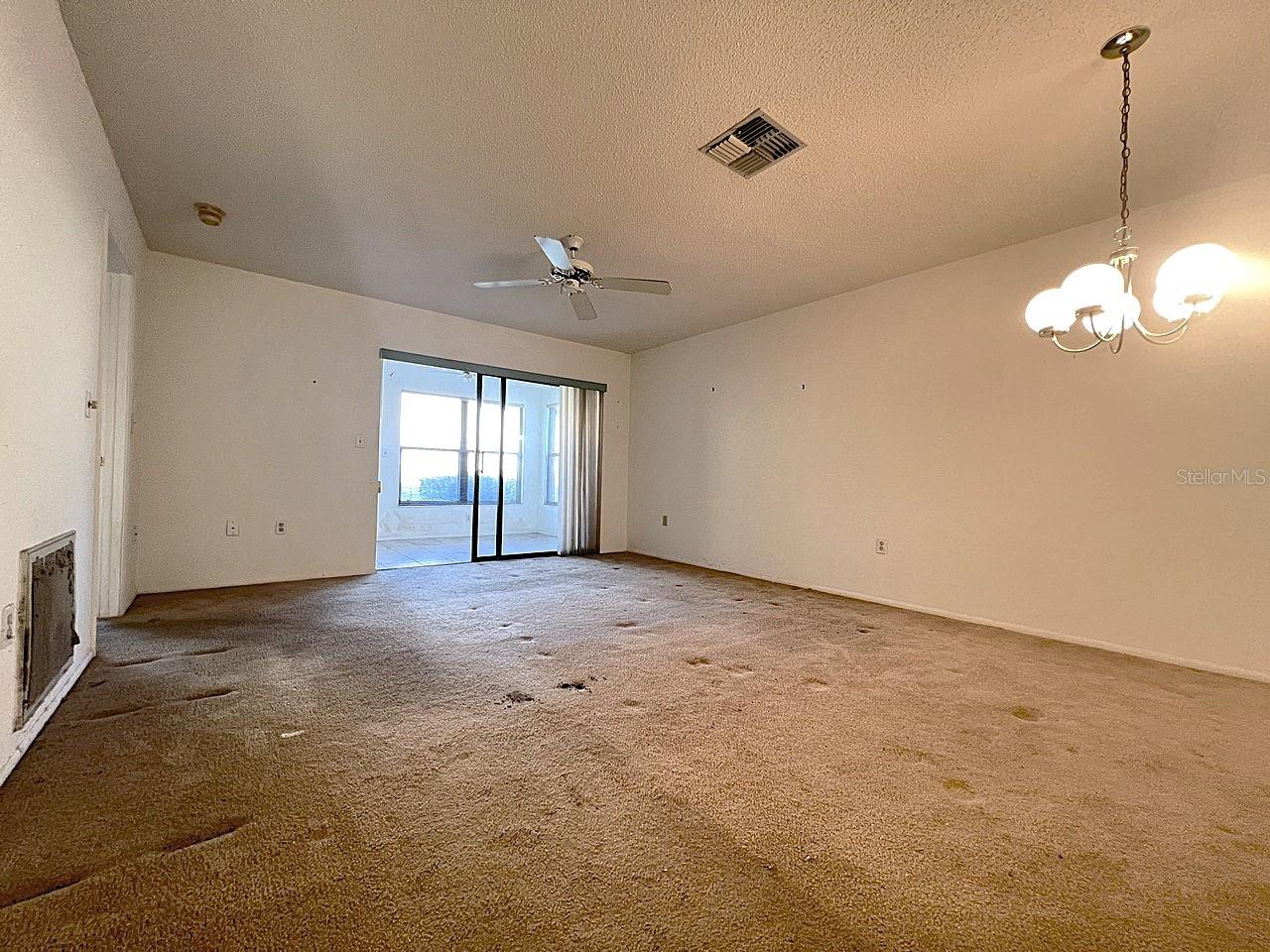 W7872601 Property Photo