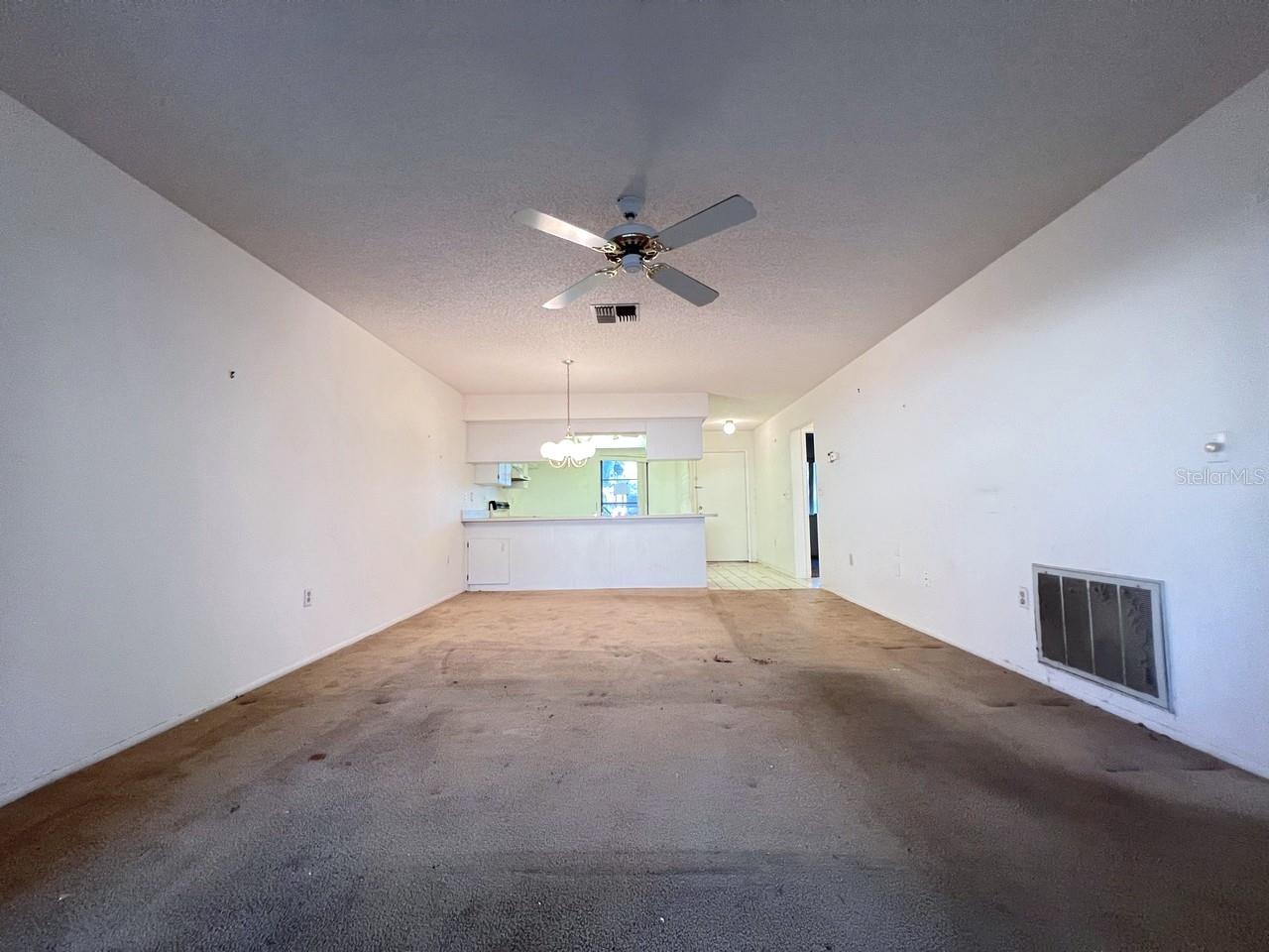 W7872601 Property Photo