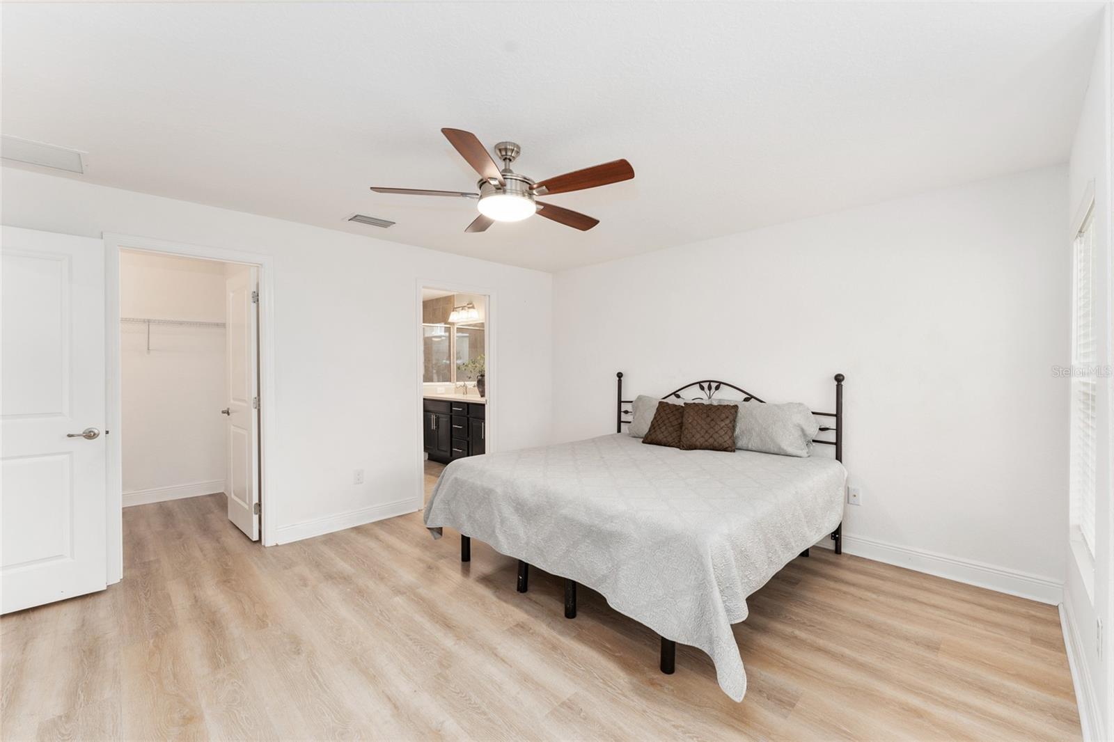 10396 SILVER MAPLE AVE, OXFORD, FL, 34484