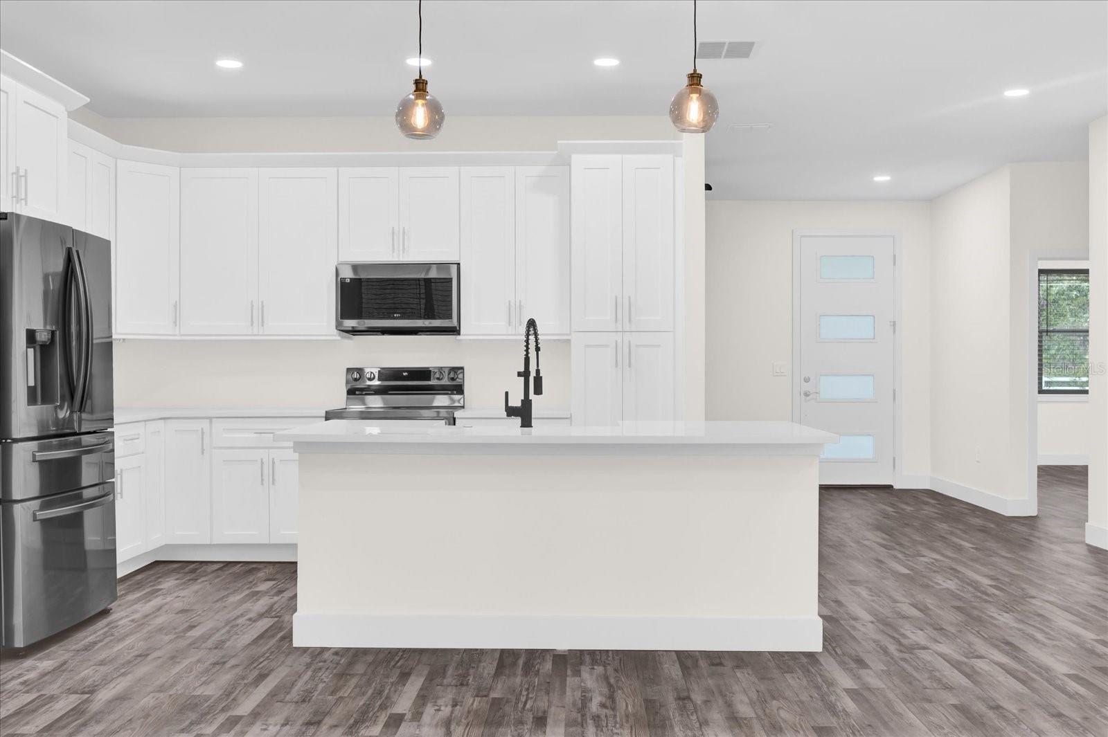 26 S THOMPSON RD, APOPKA, FL, 32703