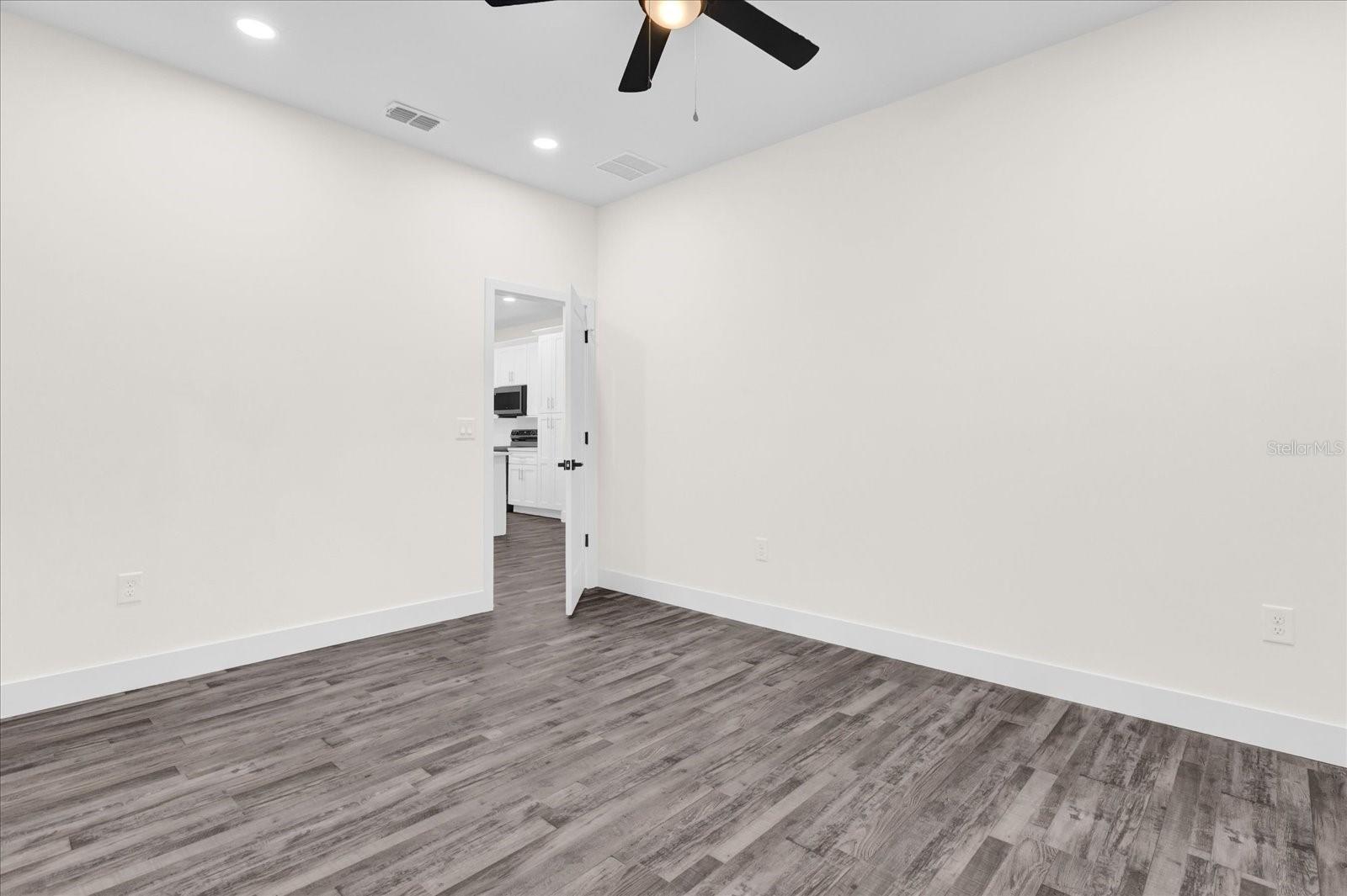 26 S THOMPSON RD, APOPKA, FL, 32703