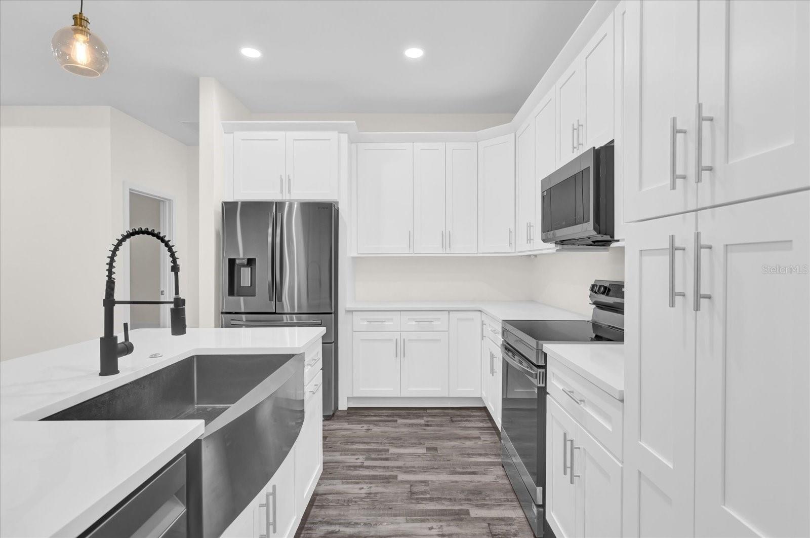 26 S THOMPSON RD, APOPKA, FL, 32703